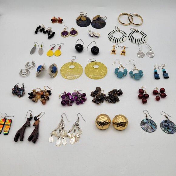 Grandma's Estate Costume Jewelry Lot of 27 Pairs of Pierced Earrings - JW059 - Picture 1 of 10
